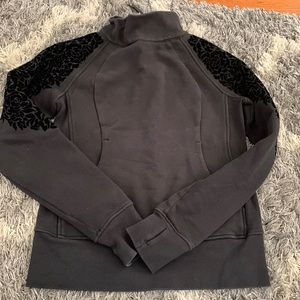 Lululemon Sweat shirt